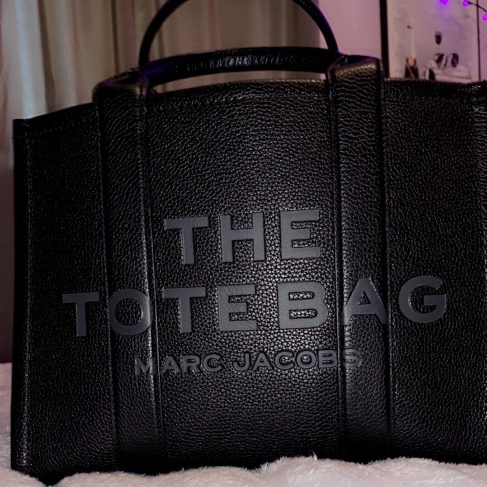 Marc Jacobs Medium Leather The Tote Bag